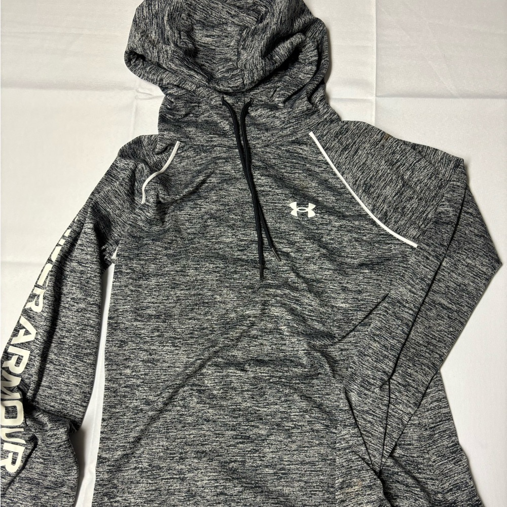 UNDER ARMOUR HOODIE ✔️